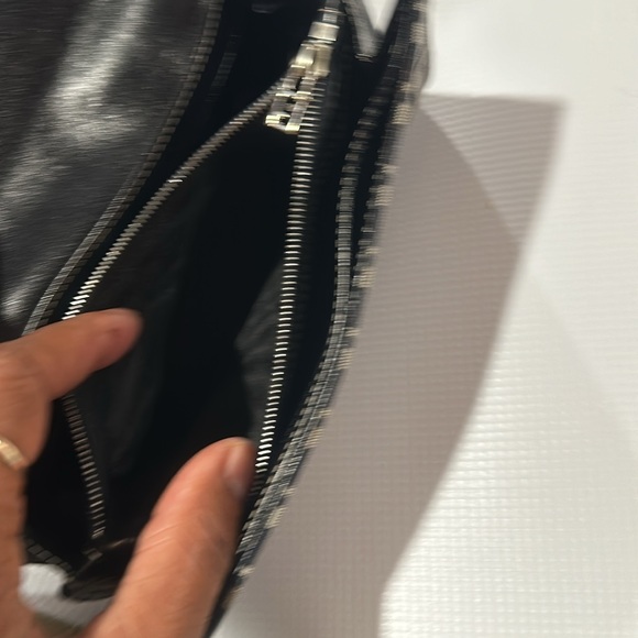 Fendi authentic with code - Picture 7 of 9